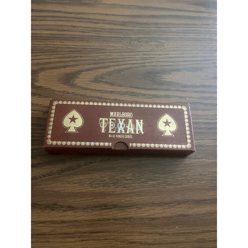 Marlboro Texan No. 45 poker cards in cardboard case